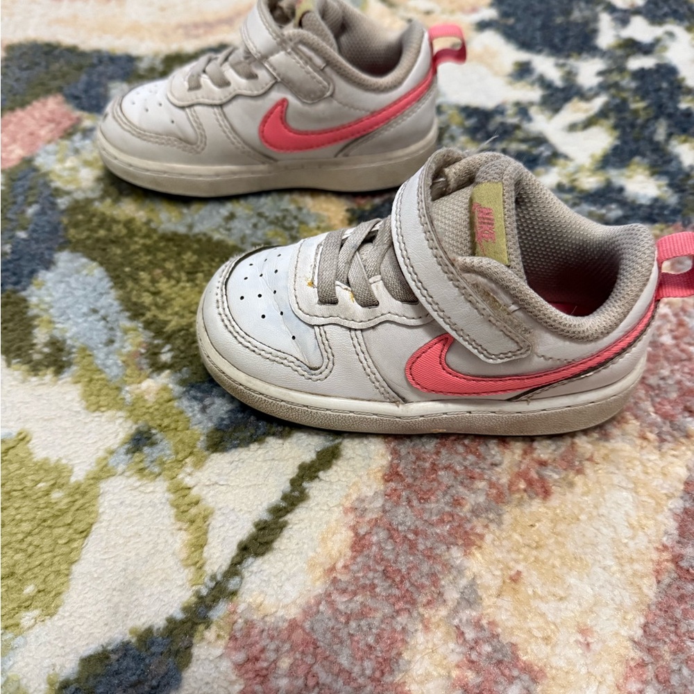 Nike Kids Sneakers - White and Pink